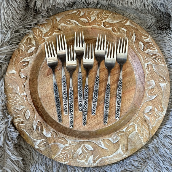 ONEIDA STAINLESS FLATWARE SET PLUS EXTRAS SPANISH MOOD PATTERN EUC - Picture 6 of 14